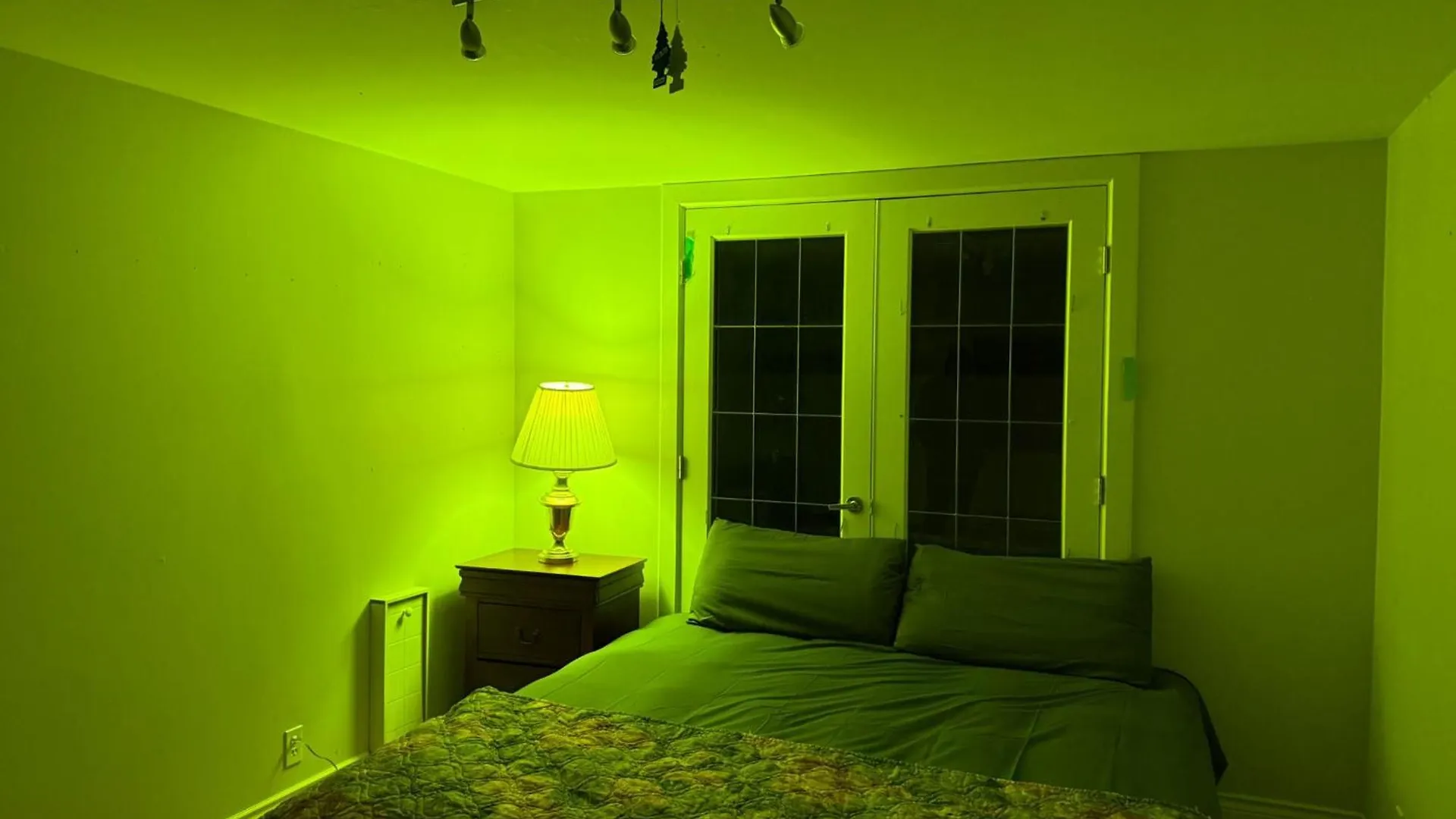 Vancouver Charming Homestay Near Restaurants, Beach And Transit