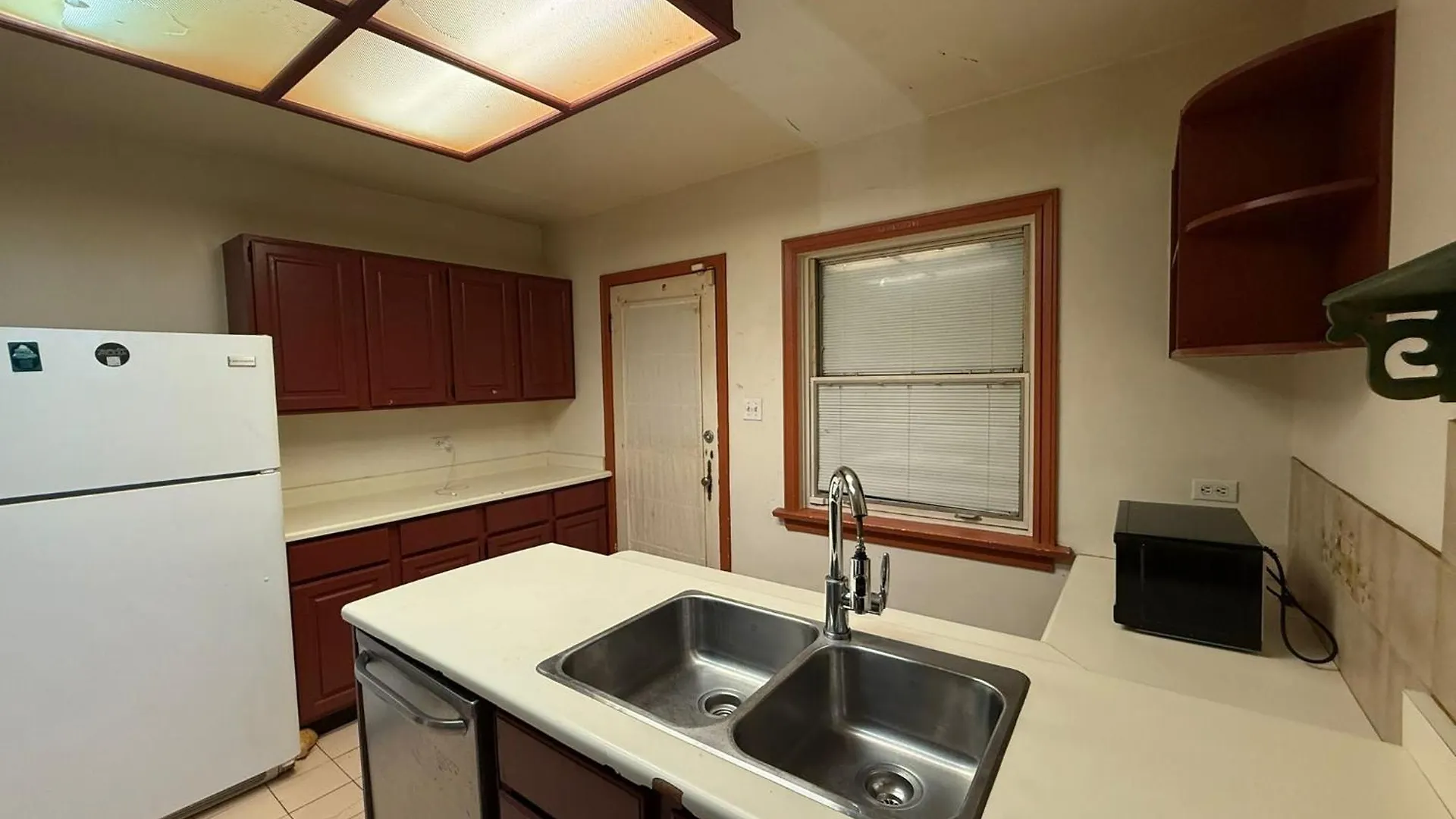 Vancouver Charming Homestay Near Restaurants, Beach And Transit