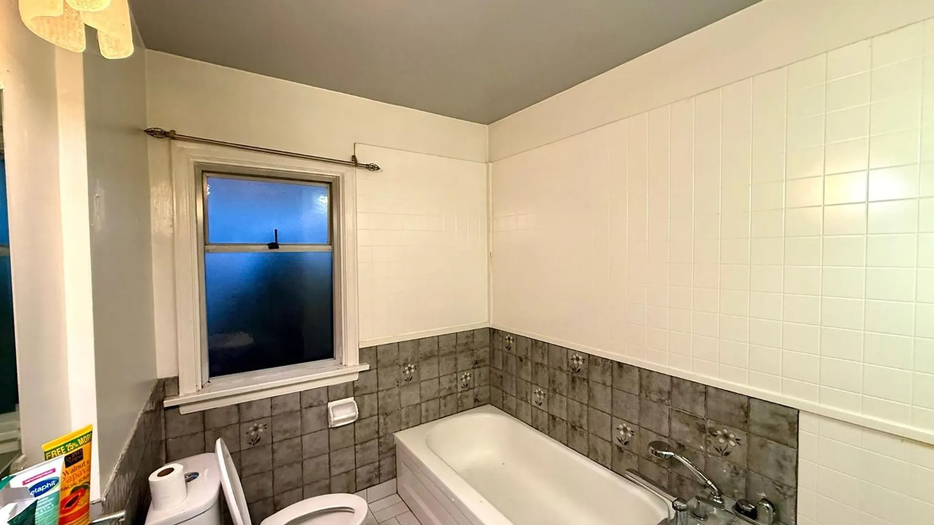 Vancouver Charming Homestay Near Restaurants, Beach And Transit 0*,  Canada