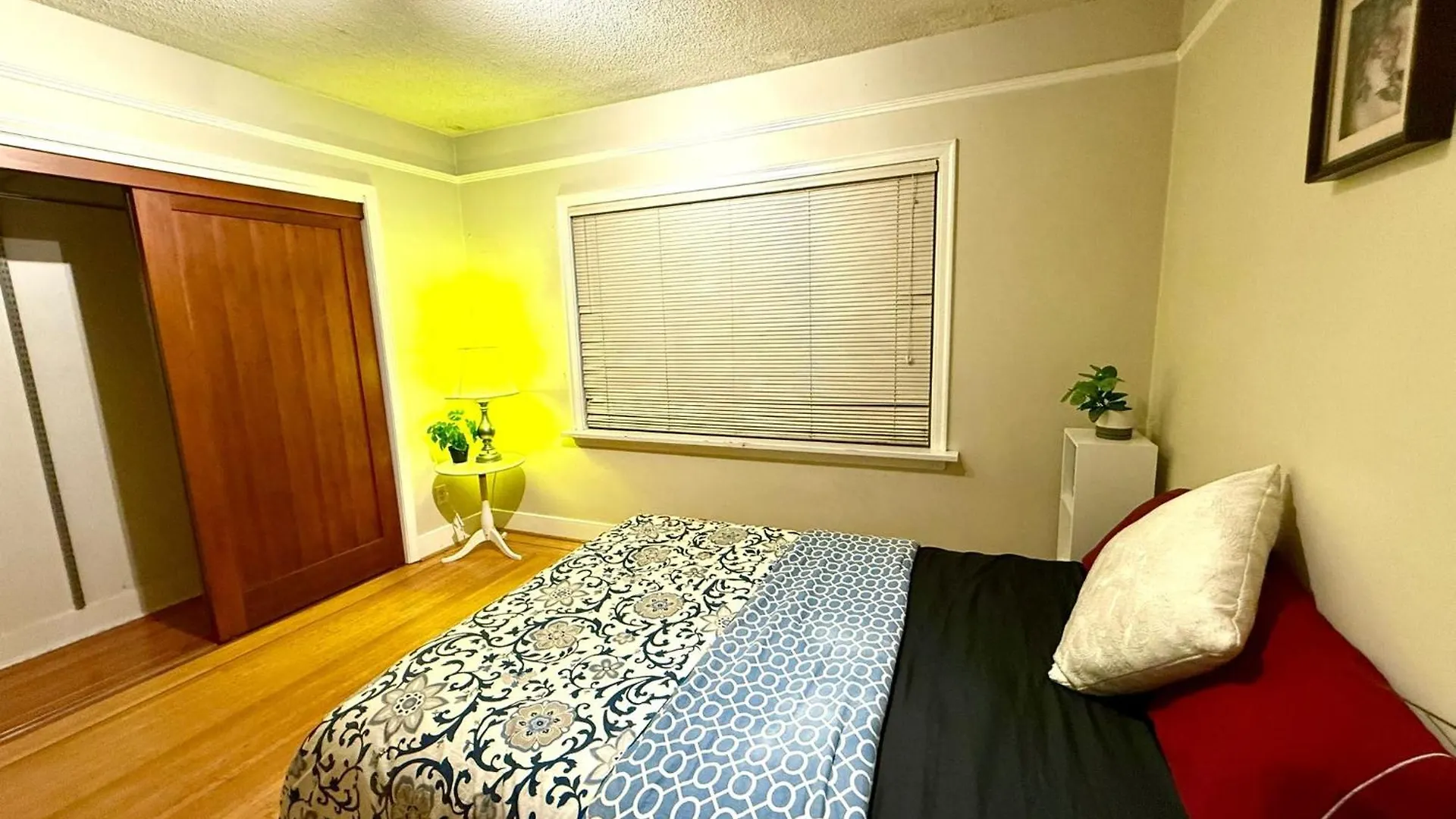 Vancouver Charming Homestay Near Restaurants, Beach And Transit Canada