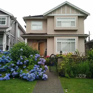 Frühstückspension Helen's House / Close To Skytrain And Airport, Vancouver
